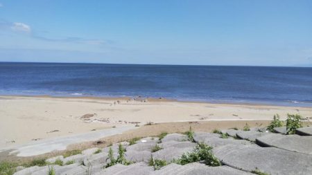雨上がりのサーフ