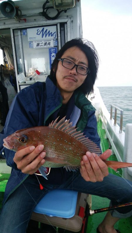 第二美丸　マダイ完全ふかせ