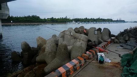 雨の東二見でキス狙い