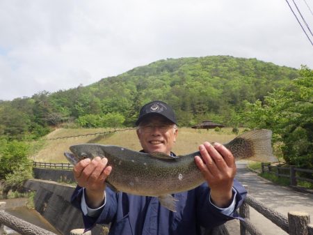 フィッシングレイクたかみや 釣果