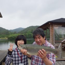 フィッシングレイクたかみや 釣果