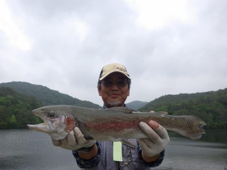 フィッシングレイクたかみや 釣果