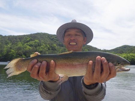 フィッシングレイクたかみや 釣果