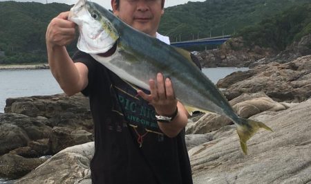 梅雨の合間の青いヤツ