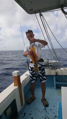 宜野湾でアオリイカ