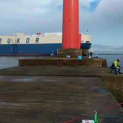 赤灯台波止でキス狙い