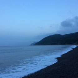 煙樹ヶ浜ショアジギからの穴釣りからのライトゲーム!