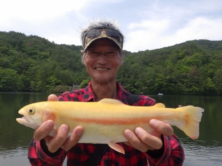 フィッシングレイクたかみや 釣果