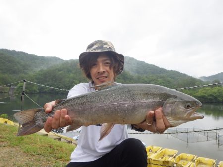 フィッシングレイクたかみや 釣果