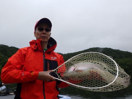 フィッシングレイクたかみや 釣果
