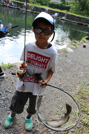 小菅トラウトガーデン 釣果