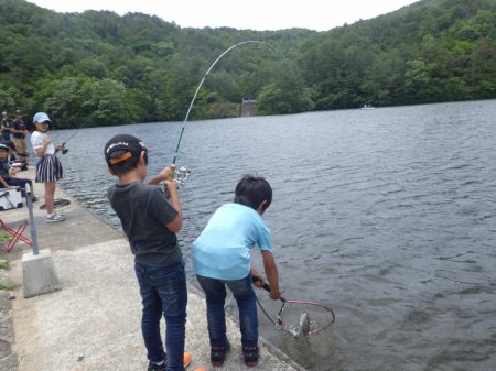 フィッシングレイクたかみや 釣果