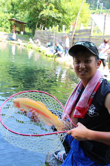 小菅トラウトガーデン 釣果