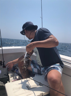 保田港から知り合いのボートで船釣り