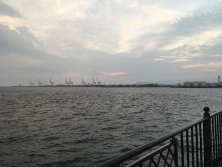 天保山の中央突堤にてライトショアジギング