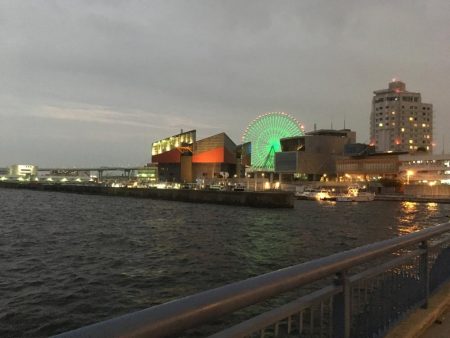 天保山の中央突堤にてライトショアジギング