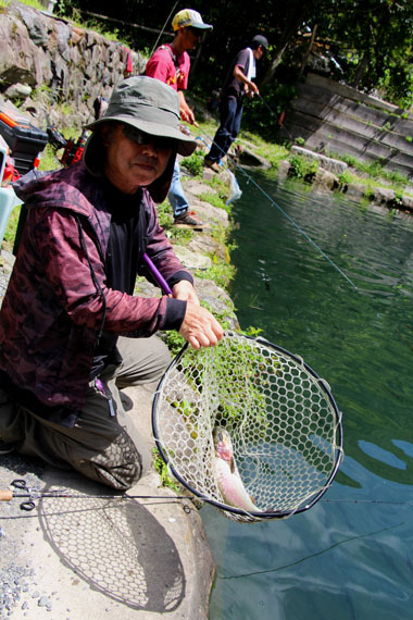 小菅トラウトガーデン 釣果