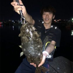 秋田港にてヒラメ50cmゲット