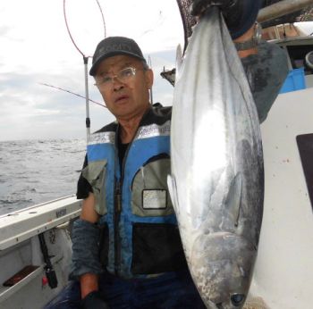 カツオ・キハダ釣り