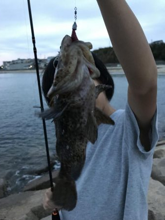 足元の小さな穴から… Oh〜big fis…