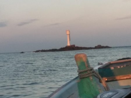 三投目でイサキ36cm・・