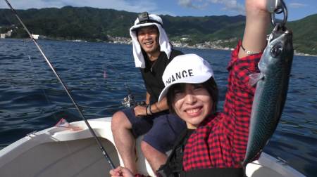 YouTuberのYAGIくんと巨大サバな…