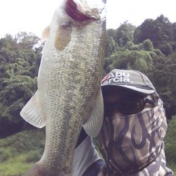 水温急低下ですがバスの食い気はあります。