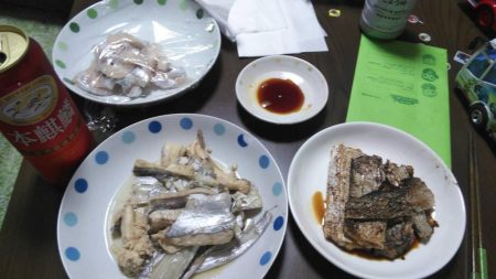 焼津沖でも小さい太刀魚が多いが中には・・・