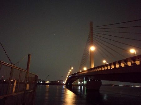 南港カモメ大橋ヘチ釣行 （シーバス67ｃｍ、キビレチヌ、ガシラ、釣果有り）