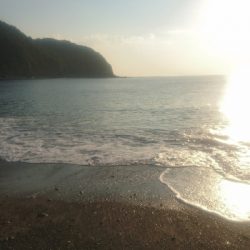 早朝サーフ、ライトショアジギング