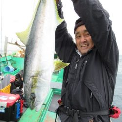 真祐丸 (しんゆうまる) 釣果