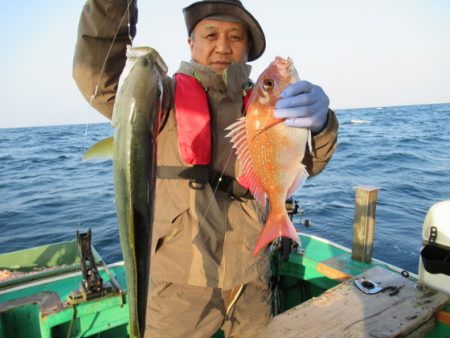 真祐丸 （しんゆうまる） 釣果