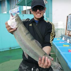 としまえんフィッシングエリア 釣果