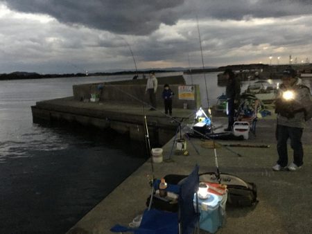 夜釣りで太刀魚ラッシュ！