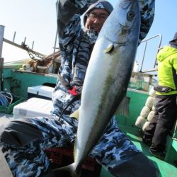 真祐丸 (しんゆうまる) 釣果