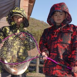 フィッシングレイクたかみや 釣果