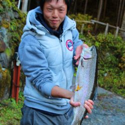 小菅トラウトガーデン 釣果