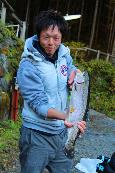 小菅トラウトガーデン 釣果