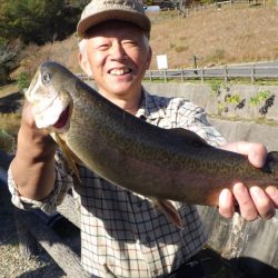 フィッシングレイクたかみや 釣果