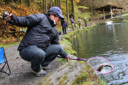 小菅トラウトガーデン 釣果
