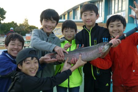 としまえんフィッシングエリア 釣果