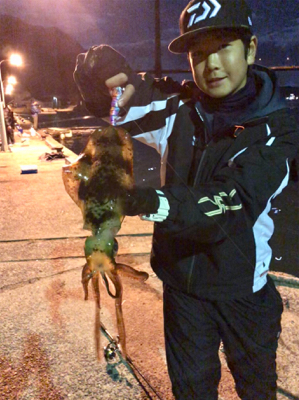 エギングで初イカ