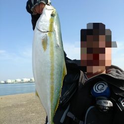 日の出渡船で 7番テトラ側