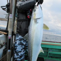 真祐丸 (しんゆうまる) 釣果