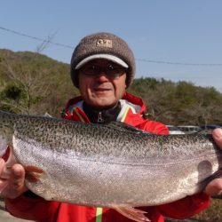 フィッシングレイクたかみや 釣果