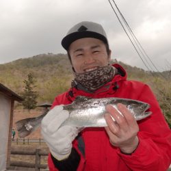 フィッシングレイクたかみや 釣果