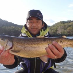 フィッシングレイクたかみや 釣果