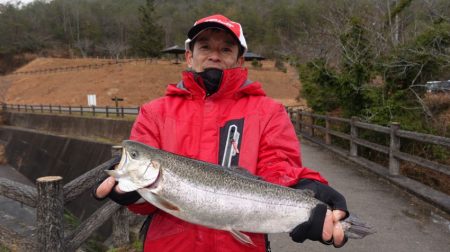 フィッシングレイクたかみや 釣果