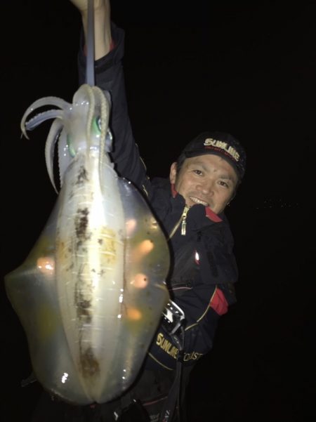 デカアオリを含む数釣りも！ 条件さえ満たせば冬はアオリイカ釣りが楽しめるシーズンです【角田裕介氏連載記事浮きアオリイカ釣り 第27弾】