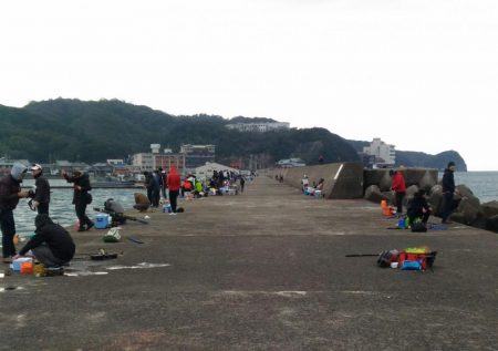 爆風の加太大波止